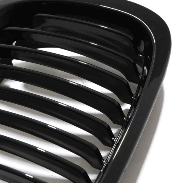 Grille - BMW 3 Series 4 Door 1997-2001 - Image 3