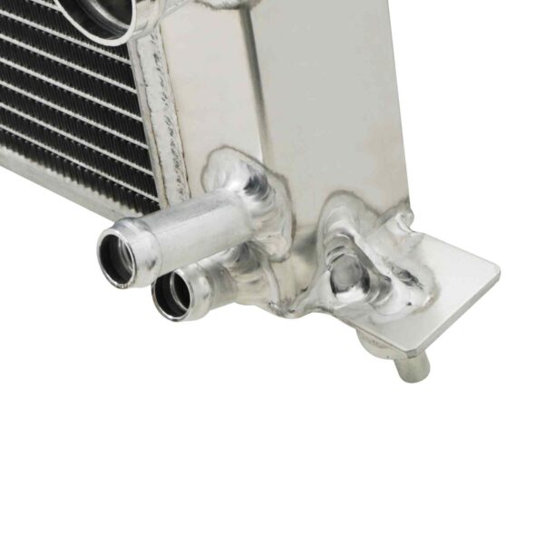 High Flow Alloy Radiator To Fit Land Rover Discovery 2 TD5 2.5TD 98-04 - Image 7