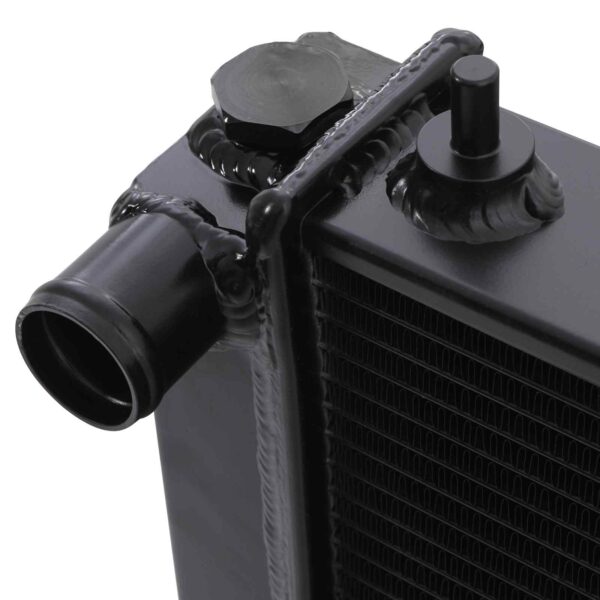 Black High Flow Alloy Radiator To Fit Land Rover Discovery 1 / Defender 300TDI 2.5TD 84-98 - Image 3