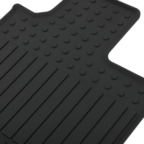 Nissan Navara D23 2015-2021 Interior Car Floor Mats - Image 3