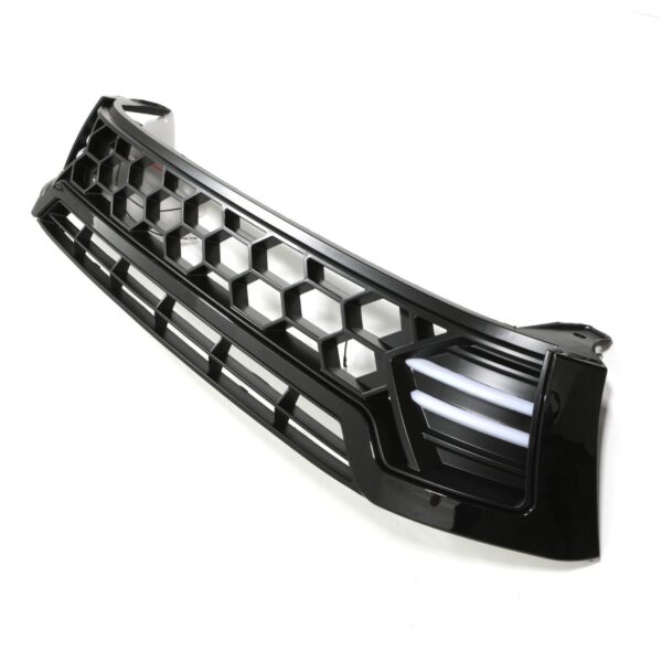 Toyota Hilux Revo 15-17 Black Grille With LED Lights - Image 2