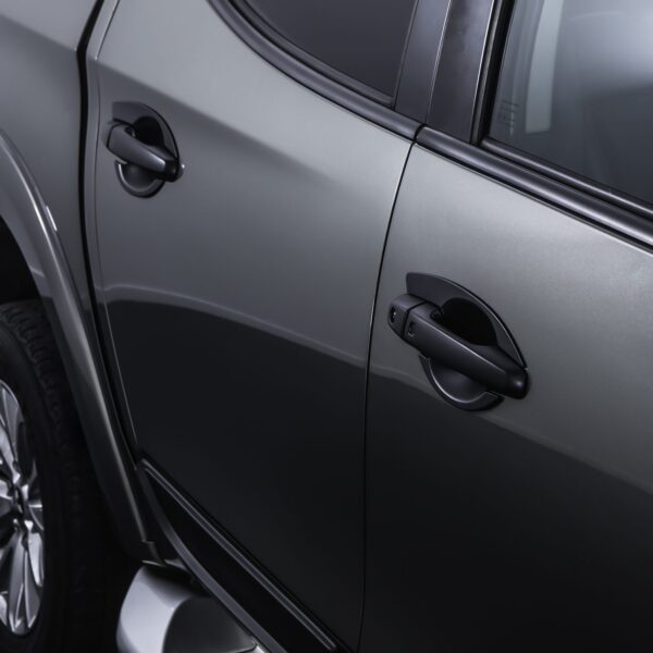 Mitsubishi Triton L200 15-18 Black Door Handle Inserts